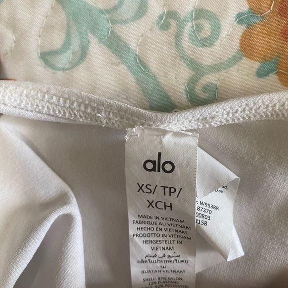 ALO Yoga White Crop Top - Picture 3 of 3